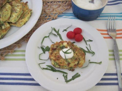 Courgette-feta crumpet ready to eat